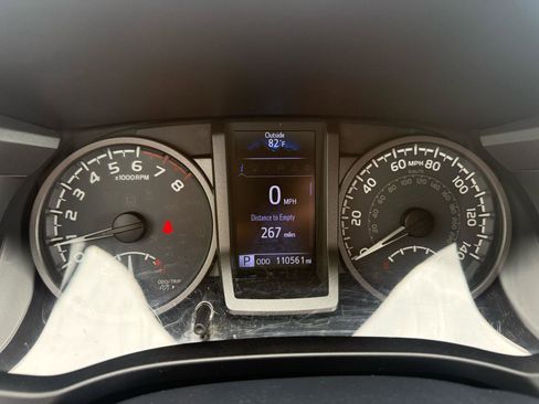 Used 2018 Toyota Tacoma TRD Off-Road AWD/4WD image 19