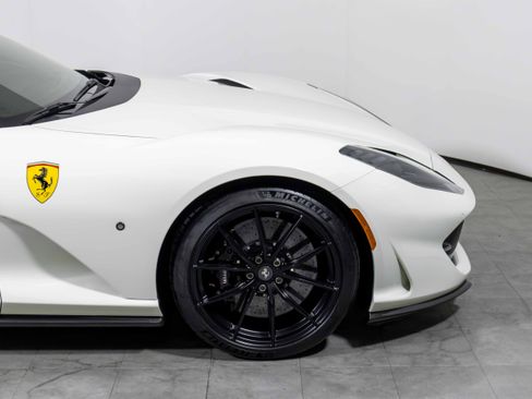 Used 2021 Ferrari 812 GTS image 19