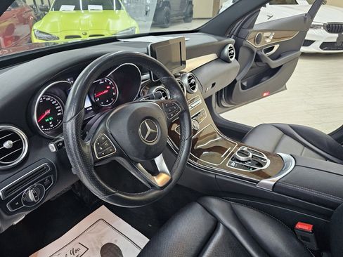 Used 2018 Mercedes-Benz C 300 Sedan w/ Premium Package image 19