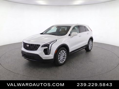 Used 2024 Cadillac XT4 Luxury w/ Cold Weather Package image 1