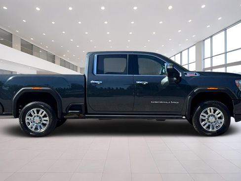 Used 2022 GMC Sierra 2500 Denali w/ Denali Ultimate Package AWD/4WD image 3