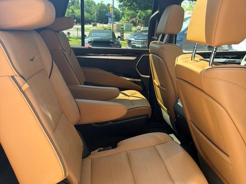 Used 2026 Cadillac Escalade Luxury w/ Touring Package AWD/4WD image 11