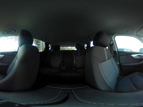 Used 2026 Chevrolet Blazer LT FWD image 37