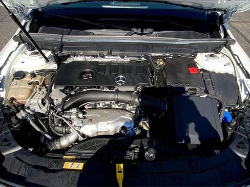 Certified 2022 Mercedes-Benz GLB 250 4MATIC image 26