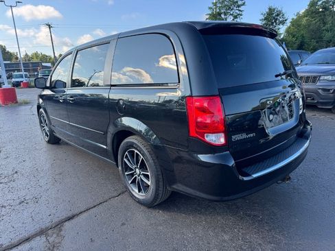 Used 2016 Dodge Grand Caravan R/T FWD image 3