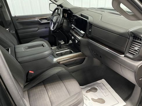 Used 2022 GMC Sierra 1500 Elevation w/ Preferred Package image 18