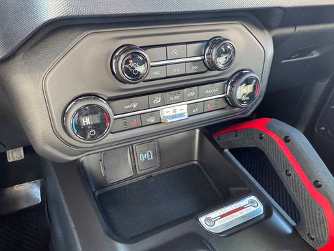 Used 2024 Ford Bronco Heritage Edition AWD/4WD image 14