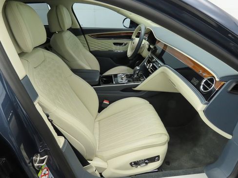 Certified 2020 Bentley Flying Spur W12 image 20