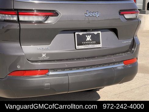 Used 2023 Jeep Grand Cherokee L Laredo image 6