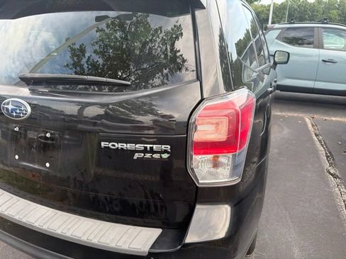 Used 2017 Subaru Forester 2.5i Premium w/ All-Weather Package AWD/4WD image 8