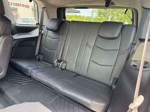 Used 2020 Cadillac Escalade Premium Luxury AWD/4WD image 17