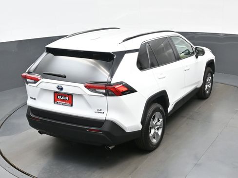 Used 2022 Toyota RAV4 LE AWD/4WD image 38