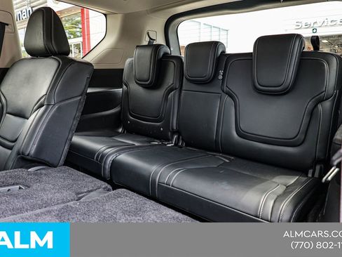 Used 2025 Nissan Armada SV AWD/4WD image 19