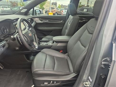 Used 2024 Cadillac XT6 Sport image 38