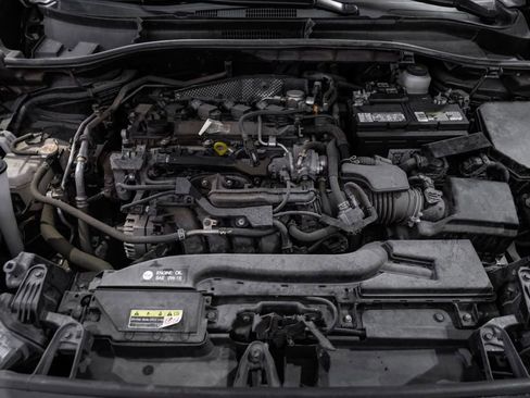 Used 2023 Toyota Corolla Cross L FWD image 43