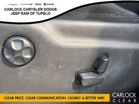 Used 2019 Jeep Grand Cherokee Laredo w/ Laredo X Package image 16