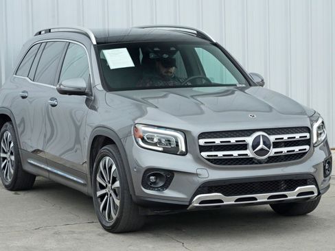 Used 2020 Mercedes-Benz GLB 250 4MATIC w/ Premium Package image 56