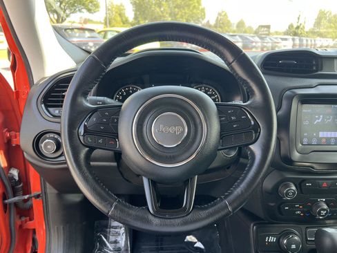 Used 2018 Jeep Renegade Altitude AWD/4WD image 34