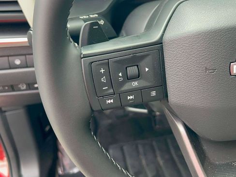 Used 2025 Nissan Rogue SV image 22