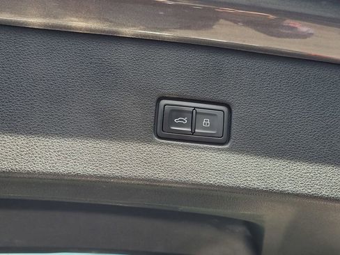 Used 2019 Audi Q8 Premium w/ Convenience Package image 25