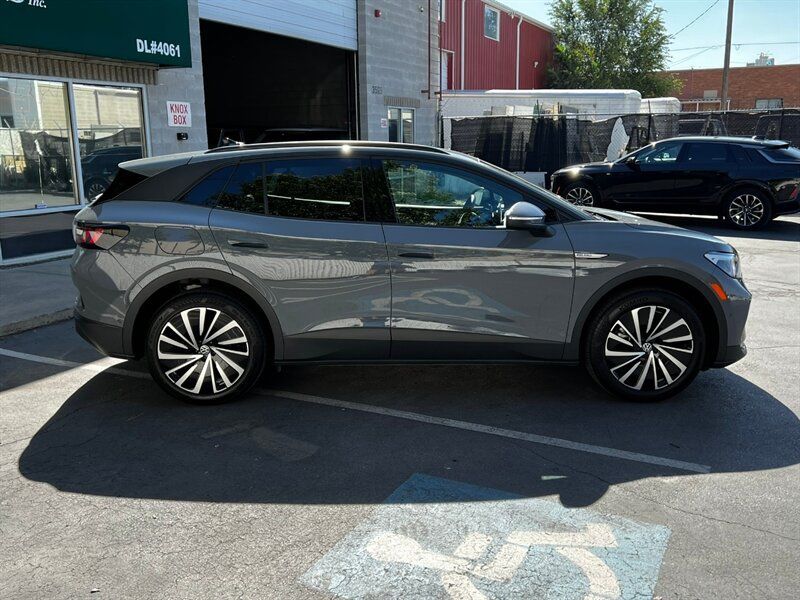 Used 2024 Volkswagen ID.4 Pro AWD/4WD image 9