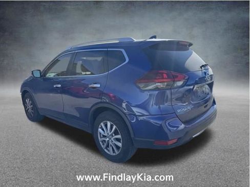 Used 2018 Nissan Rogue SV image 5