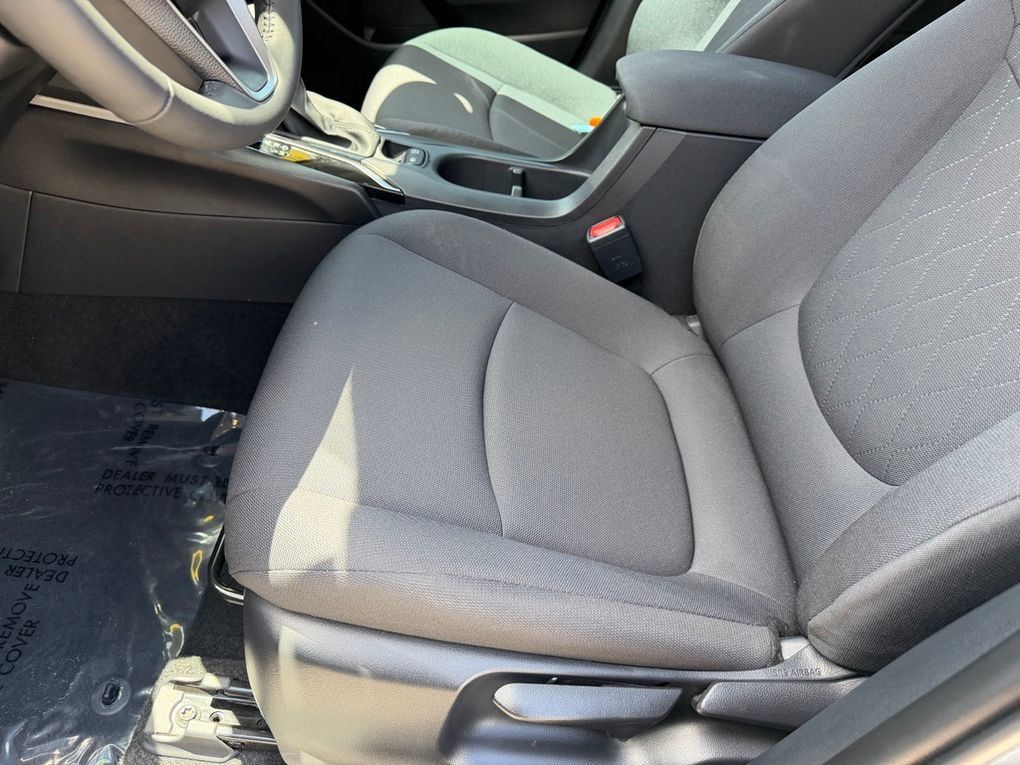 Used 2024 Toyota Corolla Cross LE FWD image 40