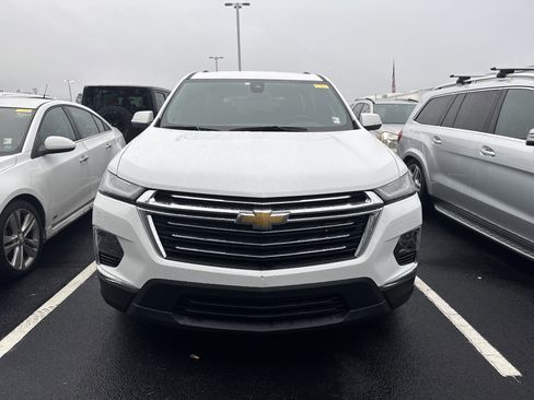Certified 2023 Chevrolet Traverse LT image 3