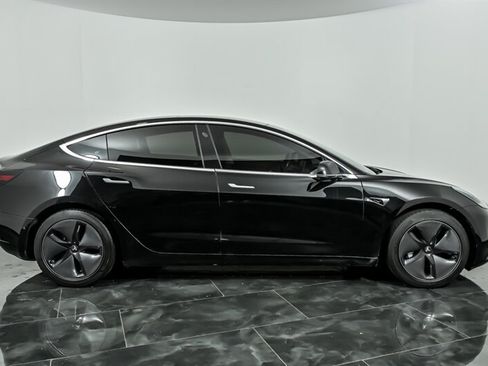 Used 2018 Tesla Model 3 Mid Range RWD image 10