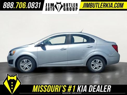 Used 2015 Chevrolet Sonic LT FWD image 4
