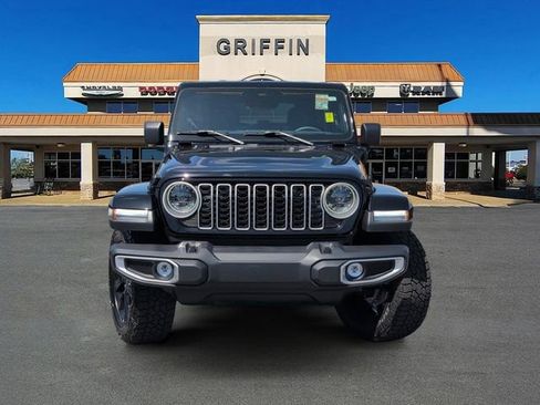 Used 2025 Jeep Wrangler Unlimited Sahara image 12
