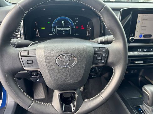 Used 2025 Toyota Camry SE FWD image 28