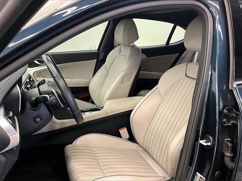 Used 2023 Genesis G70 2.0T w/ Sport Prestige Package image 21