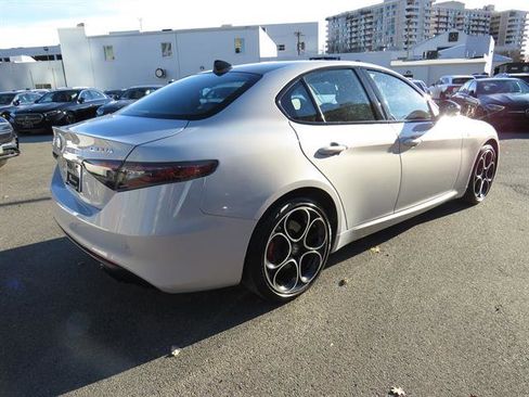 Used 2024 Alfa Romeo Giulia Ti image 4