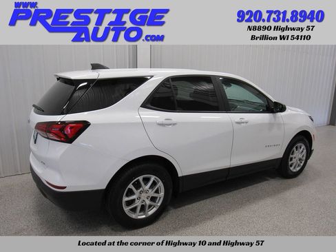 Used 2022 Chevrolet Equinox LS w/ LS Convenience Package AWD/4WD image 4