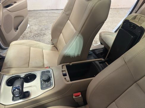 Used 2014 Jeep Grand Cherokee Limited w/ Luxury Group II AWD/4WD image 22