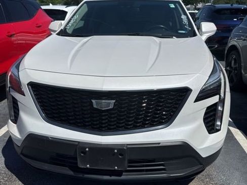 Used 2022 Cadillac XT4 Luxury w/ LPO, ONYX Package FWD image 2