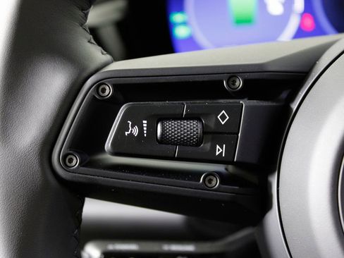 Certified 2025 Porsche Macan 4S Electric image 26