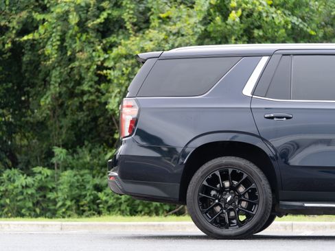 Used 2022 Chevrolet Tahoe LT w/ Luxury Package AWD/4WD image 6