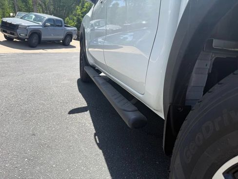 Used 2022 Nissan Frontier PRO-4X AWD/4WD image 13
