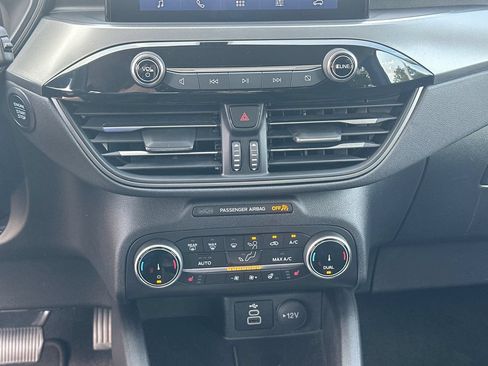 Certified 2024 Ford Escape Active AWD/4WD image 32