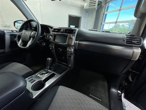 Used 2015 Toyota 4Runner SR5 RWD image 31
