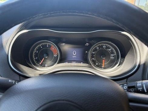 Used 2019 Jeep Cherokee Trailhawk w/ Comfort/Convenience Group AWD/4WD image 22