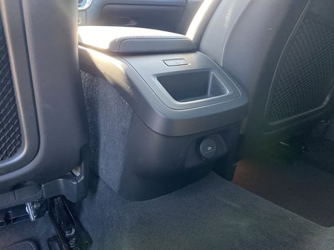 Used 2025 Volvo V60 B5 Cross Country Plus image 38