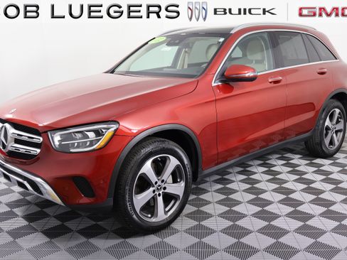 Used 2022 Mercedes-Benz GLC 300 4MATIC image 4