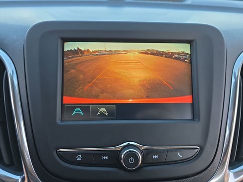 Used 2018 Chevrolet Equinox LT image 26