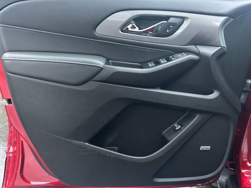 Used 2023 Chevrolet Traverse LT w/ LT Premium Package image 22