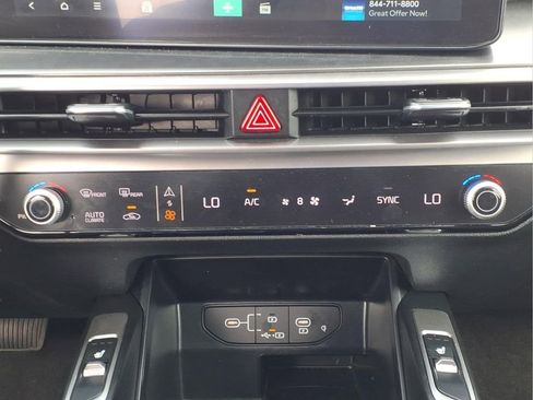 Used 2025 Kia Sorento S w/ Panoramic Sunroof Package image 23