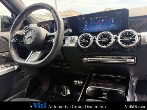 Certified 2024 Mercedes-Benz GLB 250 4MATIC image 32