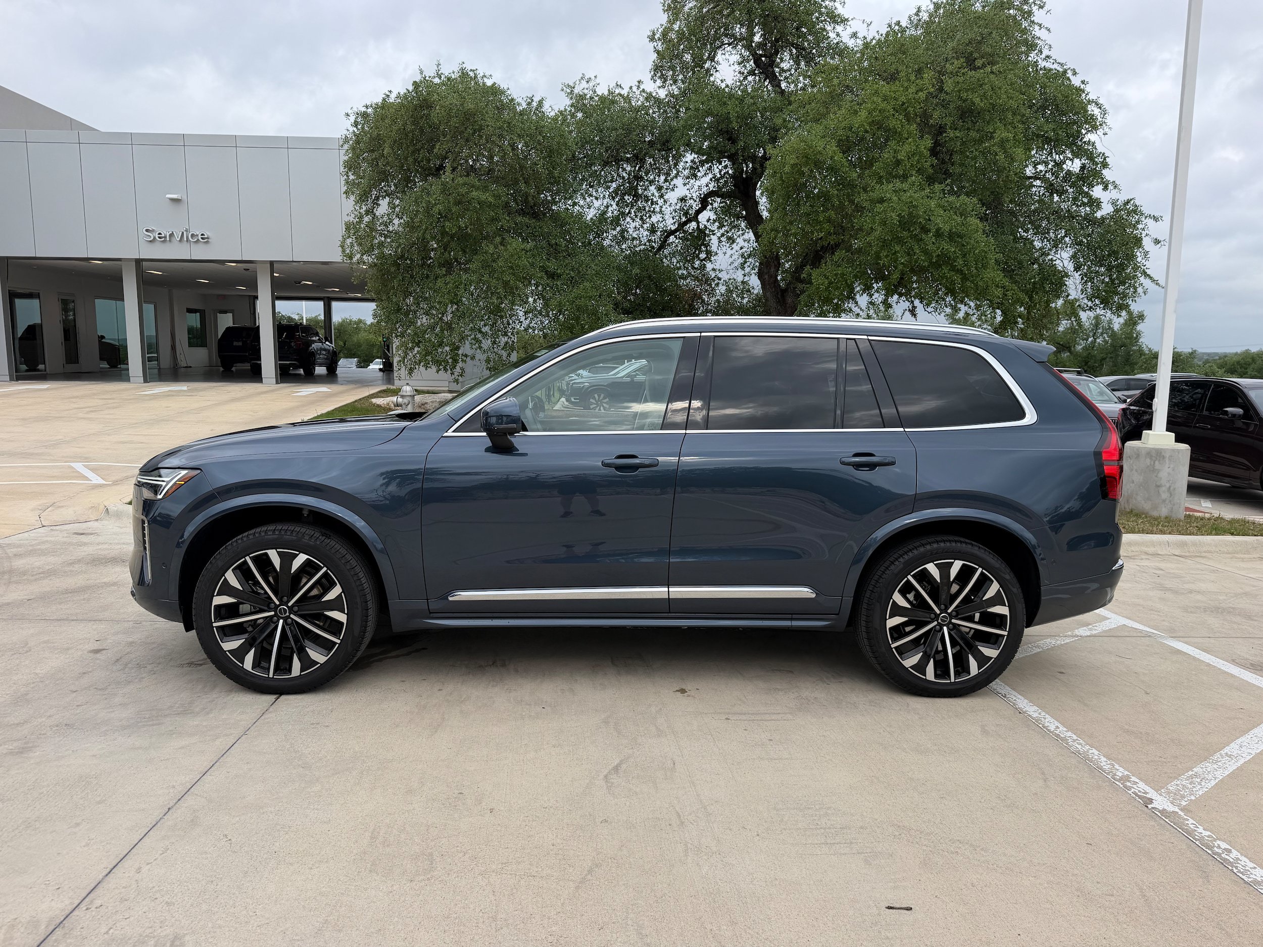 Used 2026 Volvo XC90 B6 Ultra w/ Protection Package AWD/4WD image 3